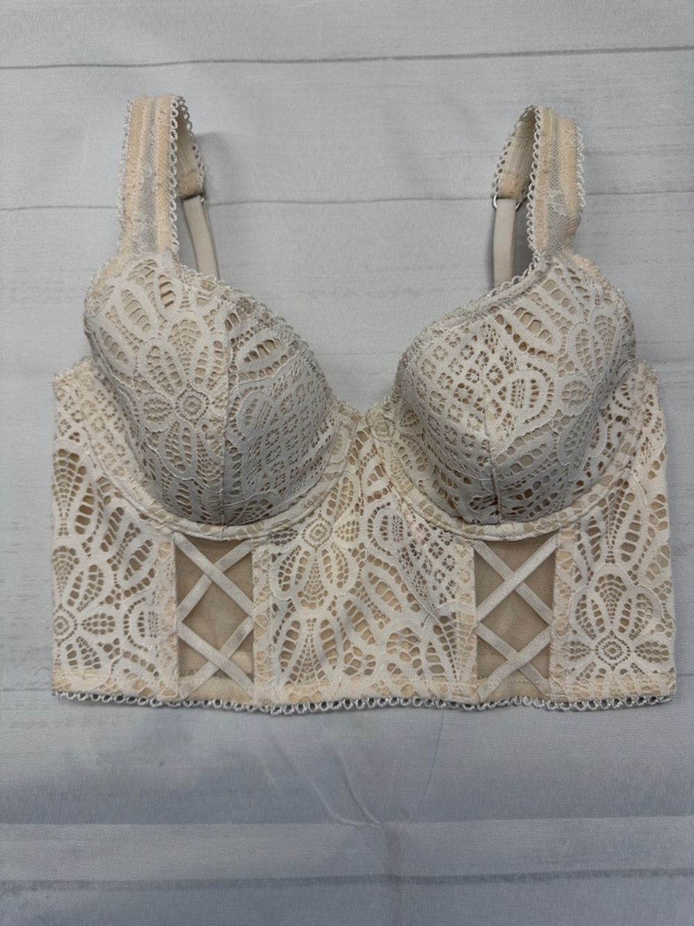 Victoria's Secret Cream Lace Dream
Angels Balconnet Corset Longline Bra 32D